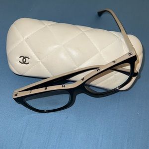 Chanel glasses with glass case 3392